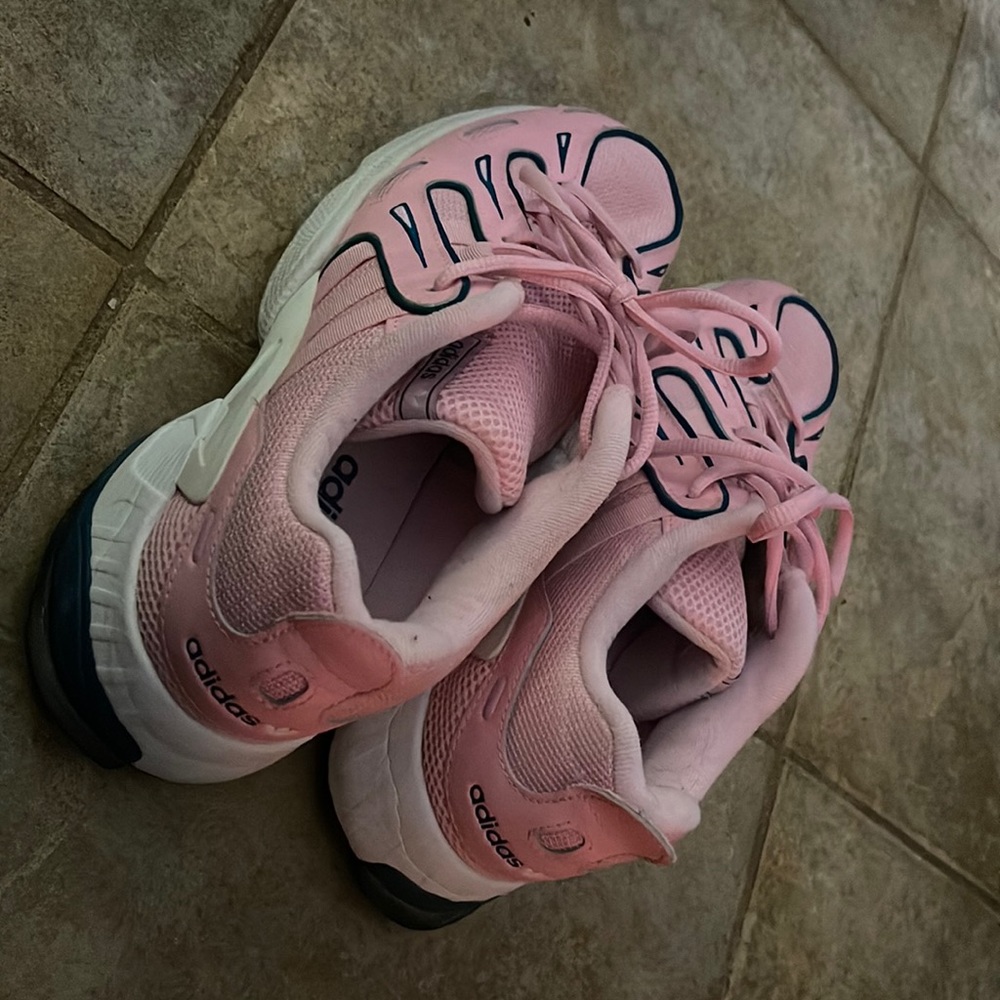 Cute adidas sneakers. Only worn once.